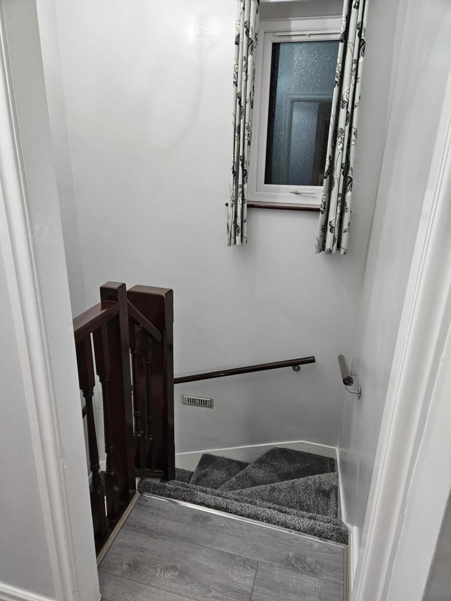 Lister Park Bradford 2Bed Detached Cottage House Parking Cinema Screen Games Room Exterior foto